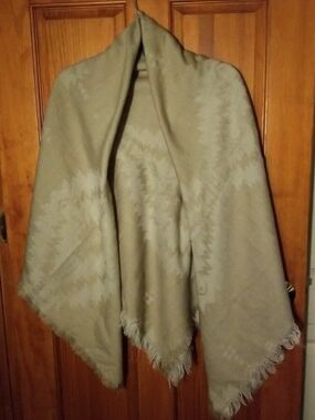 Garage Cream Fringe Wrap